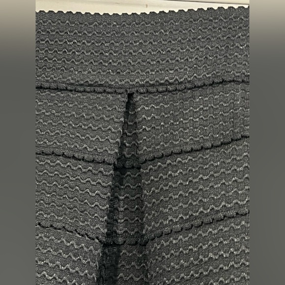 Devin adorable black skirt - Picture 5 of 10